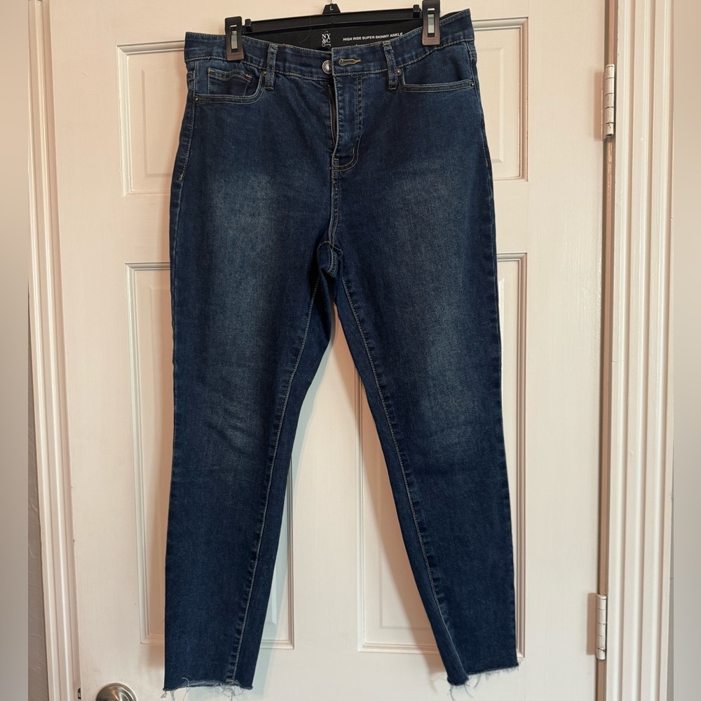 Dark wash Women's skinny Jeans